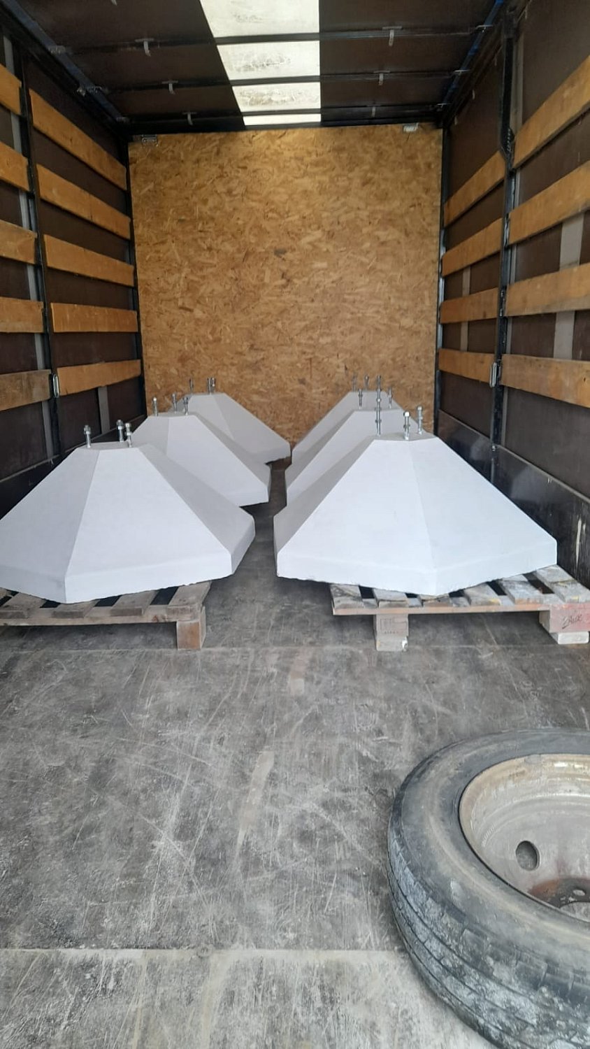 Тумбы "Пирамида" для флагштоков